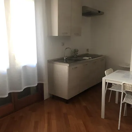 Aurasol Apartment